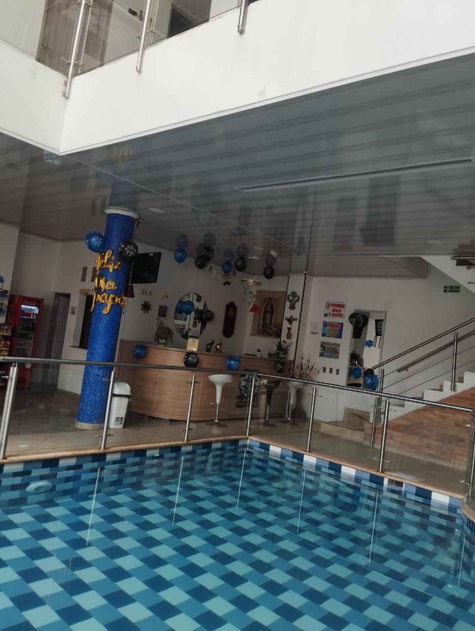 Glass Vegas Hotel